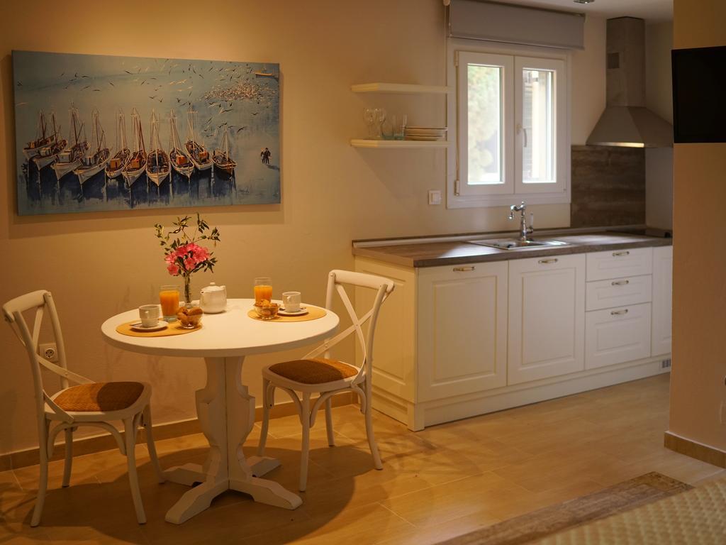 Intermezzo Apartment คอนโตกาลิ ภายนอก รูปภาพ